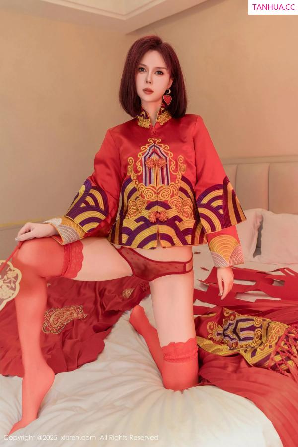   [XiuRen]高清写真图 2025.03.11 No.9995 白芷yy 丝袜美腿第28张图片